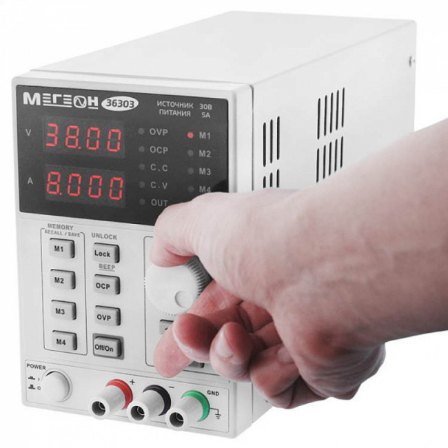 Одноканальный программируемый линейный источник питания МЕГЕОН 36303 Одноканальный программируемый линейный источник питания МЕГЕОН 36303